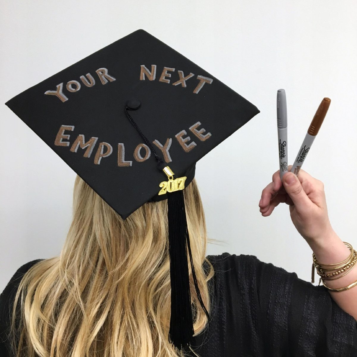 09d8233de4018709bffe18956cdd3e68